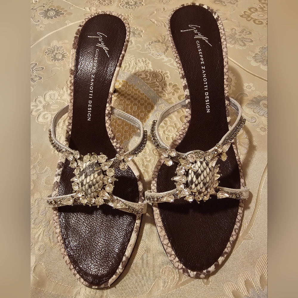 Vicini Silver Crystal Women's Sandals